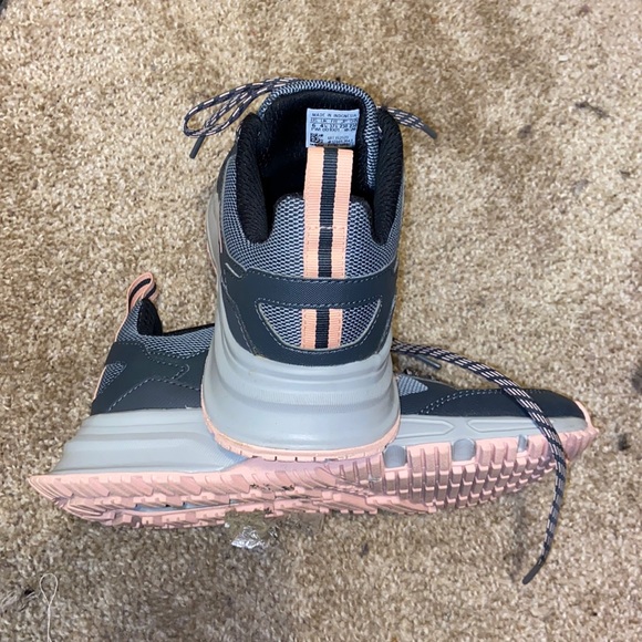 Adidas Cloud-foam - Picture 3 of 4